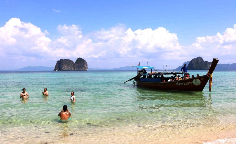 4 Island Day Tour by Longtail Boat from Lanta Island