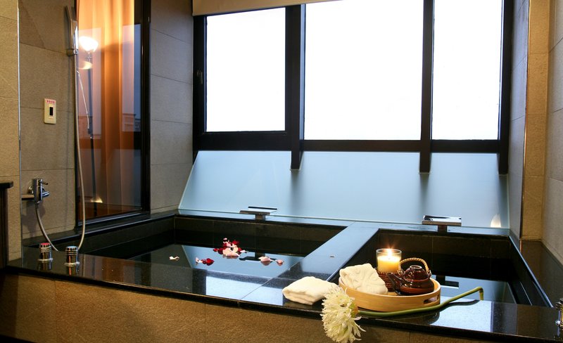 Hot Spring Experience in Yilan by Resort One