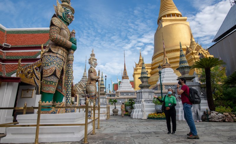 Bangkok Grand Palace & Wat Phra Kaew Guided Walking Tour