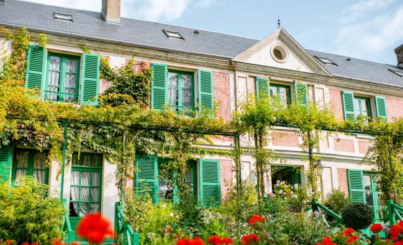Paris Versailles & Monet's House Full-Day Guided Tour