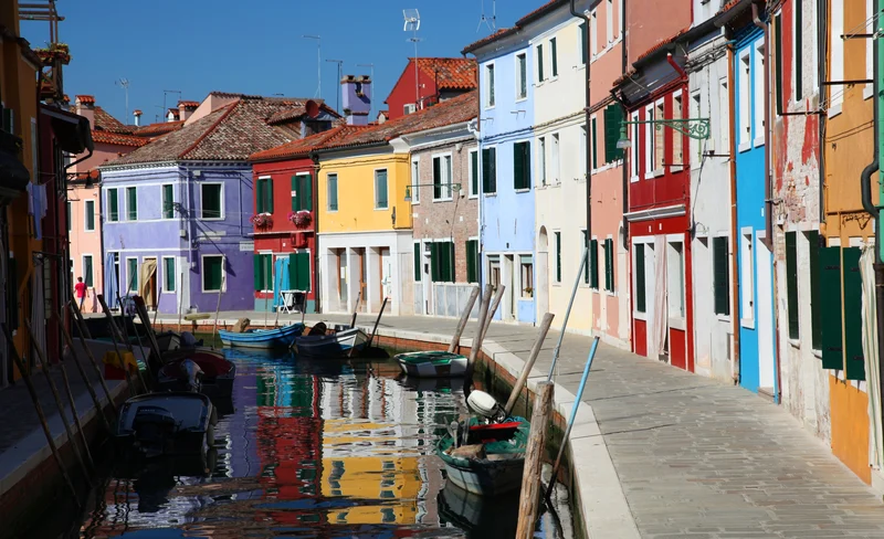 Murano and Burano Boat Tour from Venice