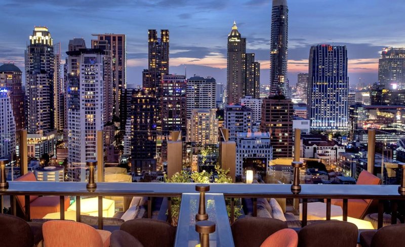 CHAR Rooftop Bar Free Flow Drink at Hotel Indigo Bangkok