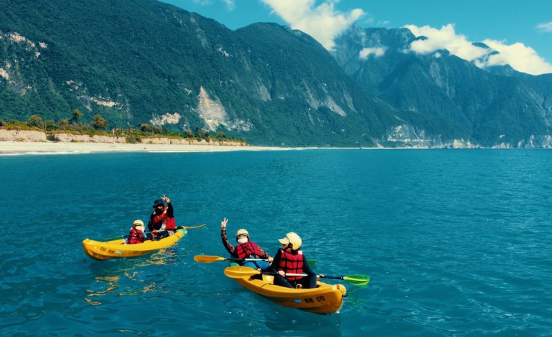 Qingshui Cliffs Canoe and SUP Experience in Hualien