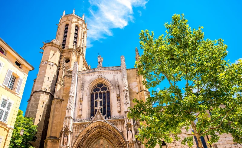 Aix-en-Provence & Cassis Private Tour: Heritage, Art & Sea Views