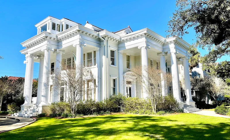 New Orleans City and Cemetery 3-Hour Bus Tour