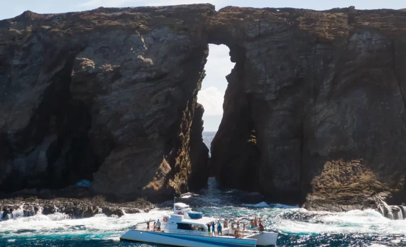 Super Snorkel Niihau and Napali Boat Tour in Kauai