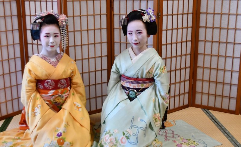 Lunch or Dinner with Maiko Experience in Kyoto