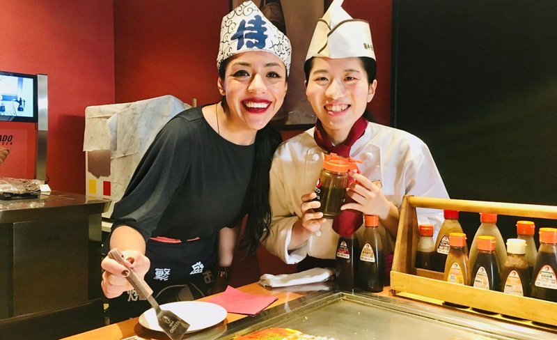 Hiroshima No.1 food!! Okonomiyaki-cooking experience