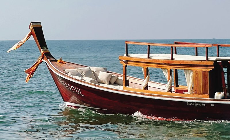 Pattaya Private Luxury Longtail Boat Sightseeing Tour by NAVASOUL