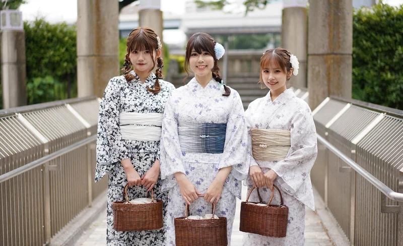 Asakusa Kimono Rental Experience & Photo Shoot & Make-up (Tokyo│Aiwa Kimono Asakusa Store)