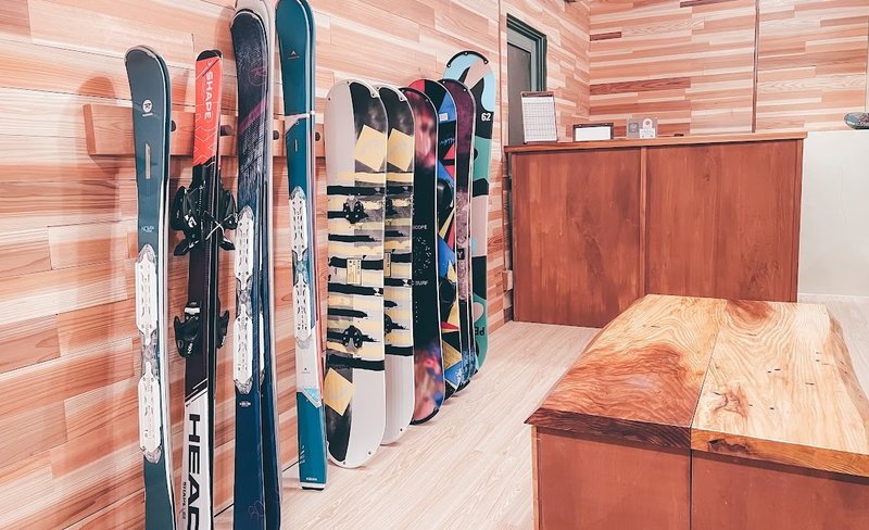Ski & Snowboard Package Rental in Hakuba