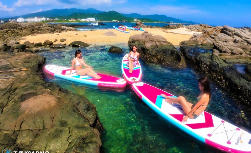 New Taipei｜Gongliao Aodi Treasure Island Lighthouse Landing & SUP Stand Up Paddle Experience