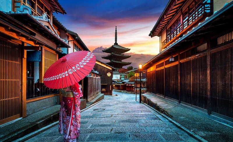 Kyoto Gion Night Walk Small Group Guided Walking Tour – 3 Hour