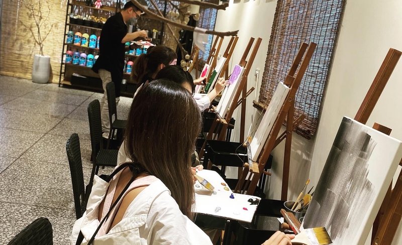 Gold Leaf Painting Experience in Yilan by The Art Palace