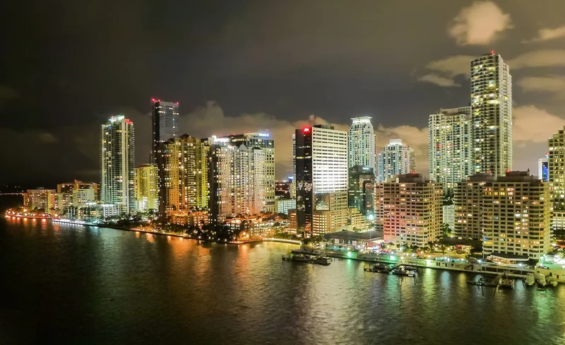 Miami Skyline Evening Cruise Tour on Biscayne Bay