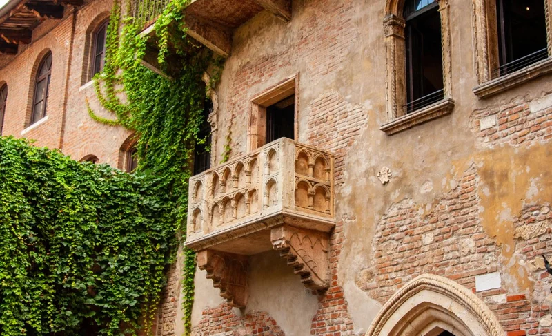 Verona and Sirmione Day Tour from Milan