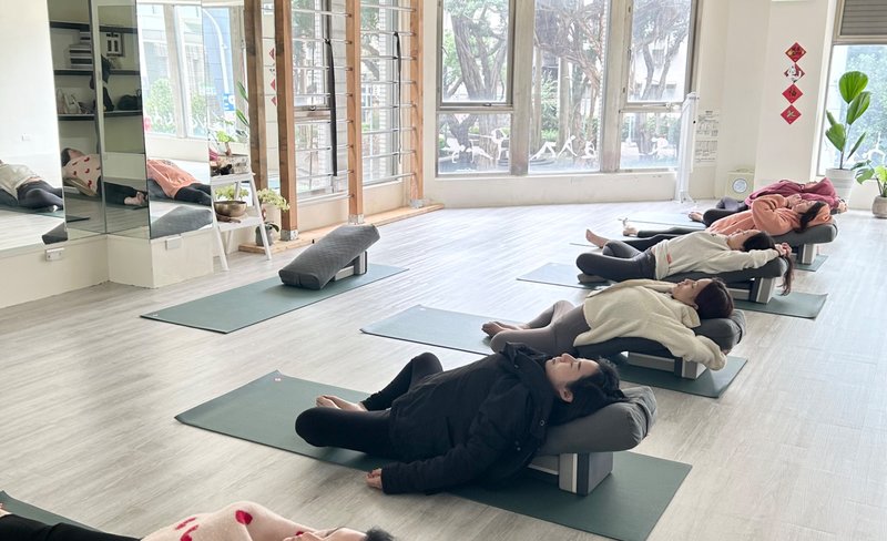 Taipei: Yoga Stretching Class