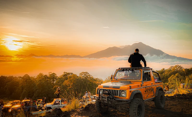 Mount Batur 4WD Jeep Sunrise with Photographer and Custom Jeep Color
