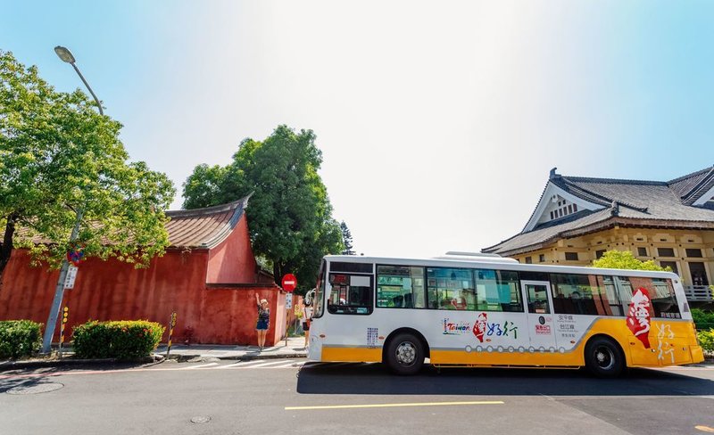 Tainan Tourist Bus Number 88 & 99 Day Pass