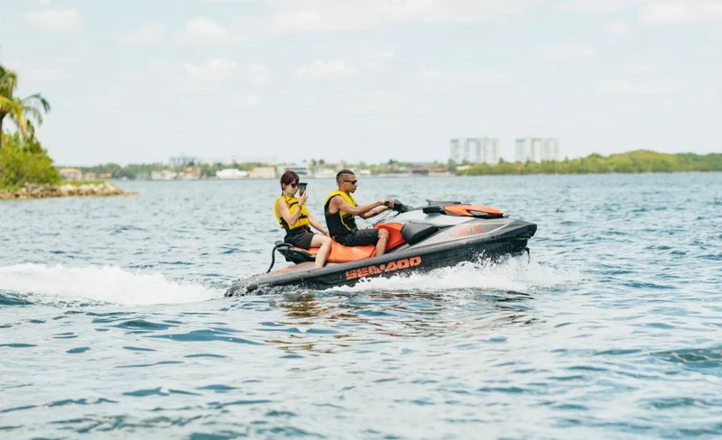 Jet Ski Miami : Experience the Ultimate Water Fun !