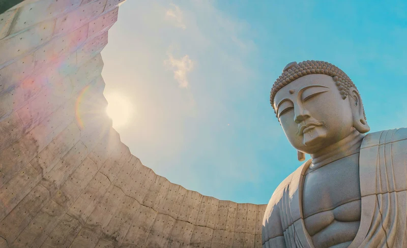 Hokkaido Great Buddha + Jozankei + Hokkaido Shrine Day Trip from Sapporo