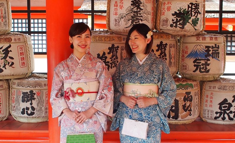 Miyajima Kimono Day Tour with Saijo Sake Tasting from Hiroshima