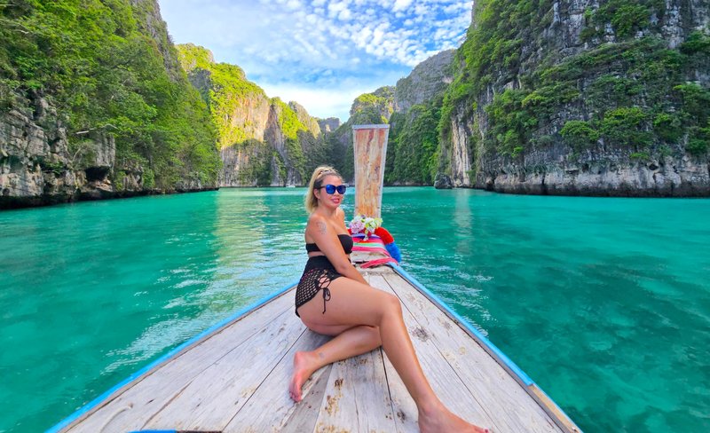 Phi Phi: Private Longtail Boat to Maya Bay with Snorkel