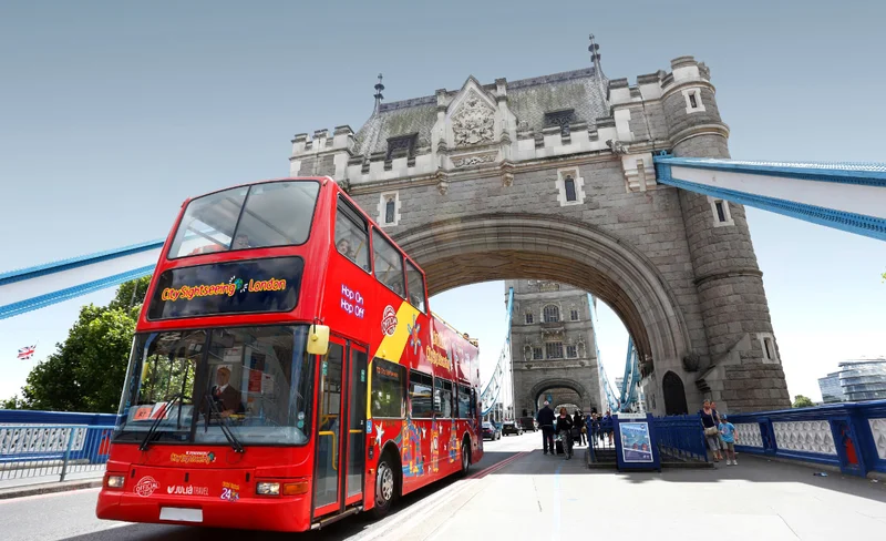 London hop-on hop-off bus and river cruise pass by City Sightseeing