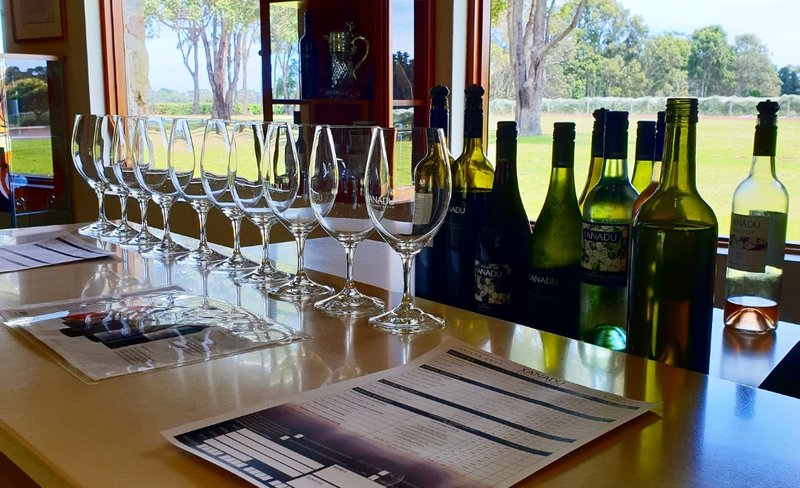 Full Day Wine Guided Small Group Tour in Margaret River