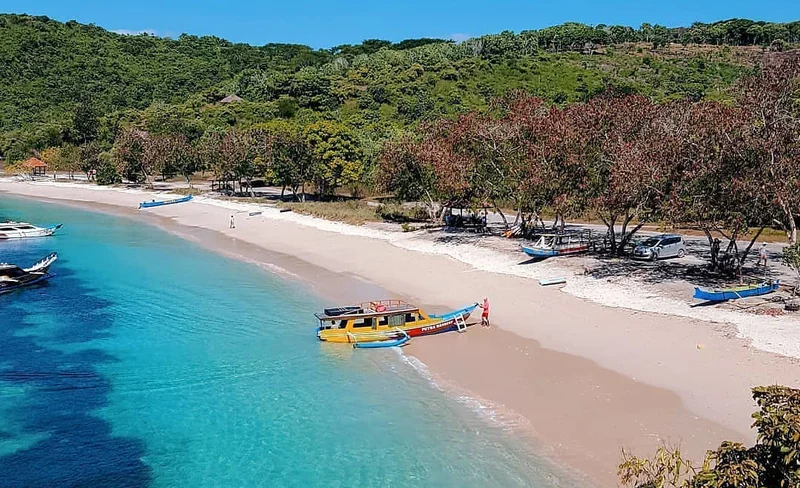 Lombok Tengah Full-Day Private Road Tour