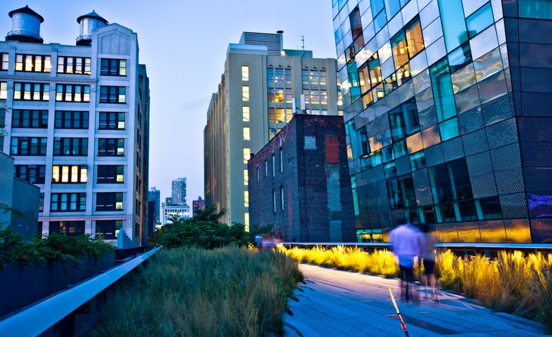 High Line Park and Chelsea Market Walking Tour in New York