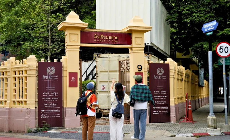 The Grand Palace & Museum Siam Half-day Walking & Historical Tour