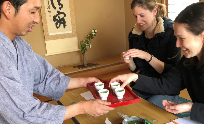 茶園見学・茶歌舞伎体験（静岡）