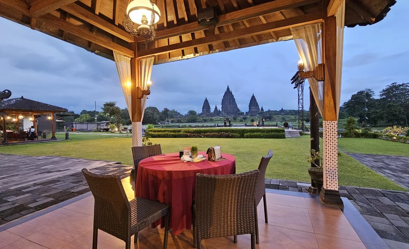 Yogyakarta Tours & Instagrammable Cafes with Volcano & Temple Views