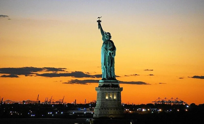 Sunset Skyline Cruise around Statue of Liberty & Ellis Island