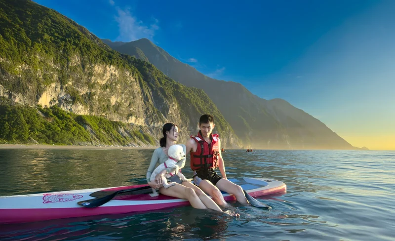 Hualien: Qingshui Cliff Canoe and SUP Paddle Board Experience