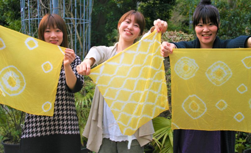 Handkerchief Plant Dyeing Workshop in Kagoshima