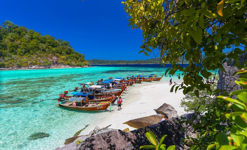 Koh Lipe 7 Islands by Private Longtailboat Free Go Pro Camera