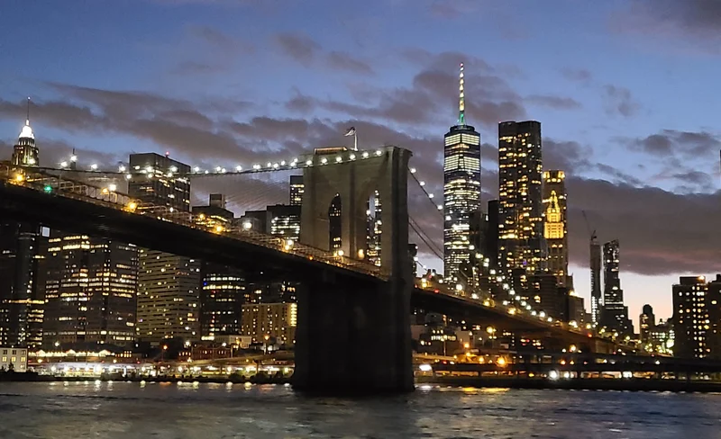 Manhattan Skyline and Statue of Liberty Night Cruise in New York