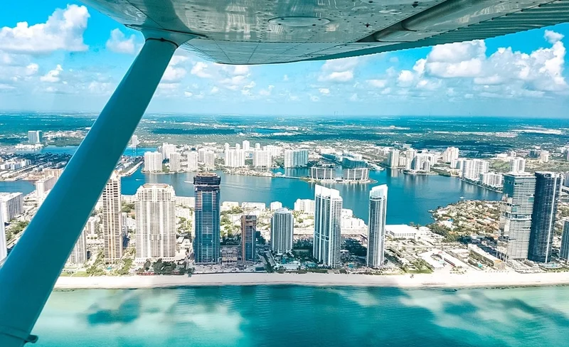 Miami South Beach Private Airplane Tour with Drinks- 40 Mins