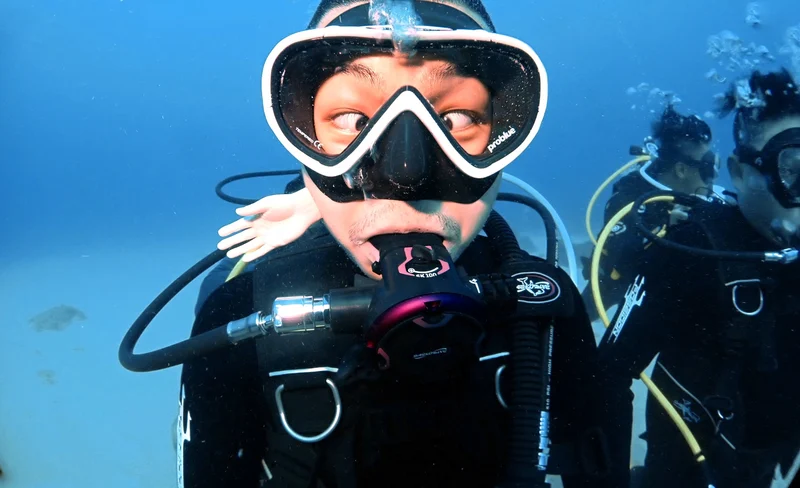 屏東: 小琉球波賽頓 – 水肺體驗潛水（教練比1:1）