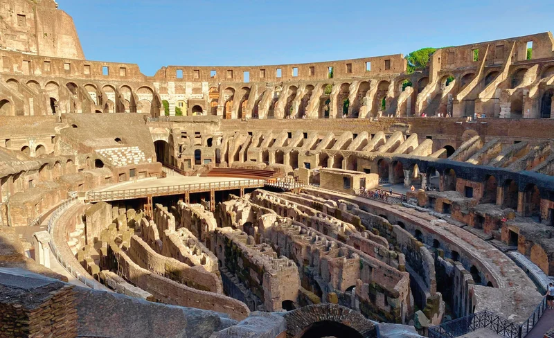 Colosseum, Palatine Hill and Roman Forum tour in Rome