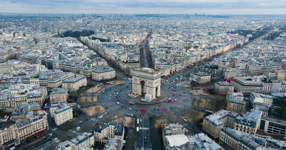 Champs-Élysées_cn7knr.jpg