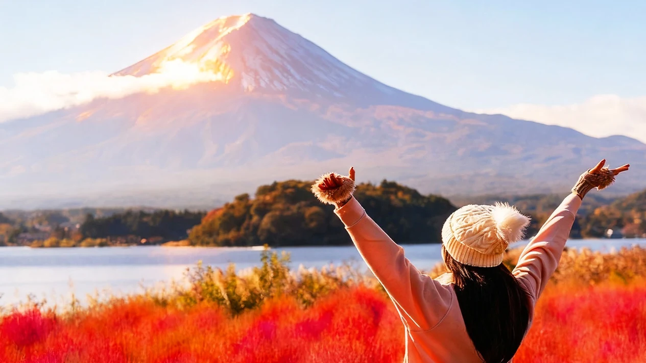 Fuji Lake Kawaguchi & Seasonal Fuji Views & Yamanaka Lake Hot Spring One Day Tour (Departing from Tokyo)