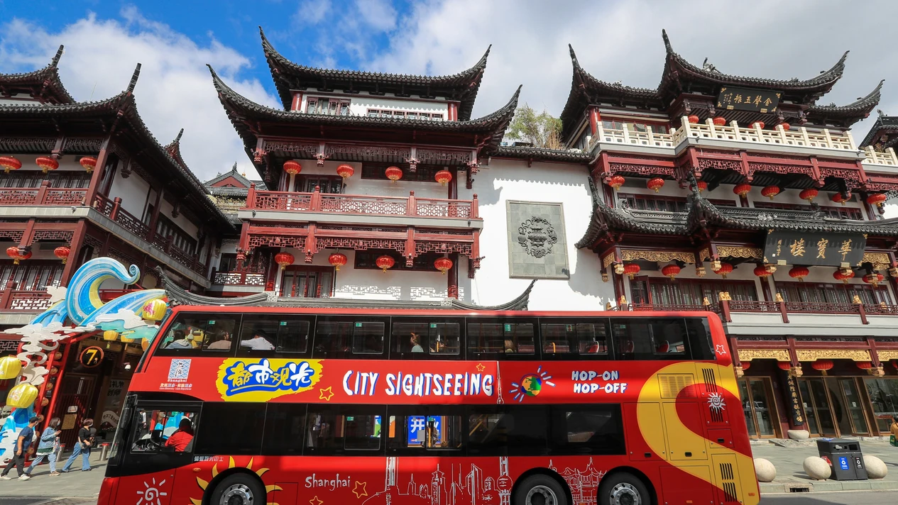 Shanghai city sightseeing tour bus