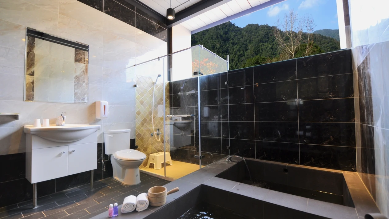 New Taipei: Wulai Yu Hot Spring - Double view hot spring room and suite hot spring coupons