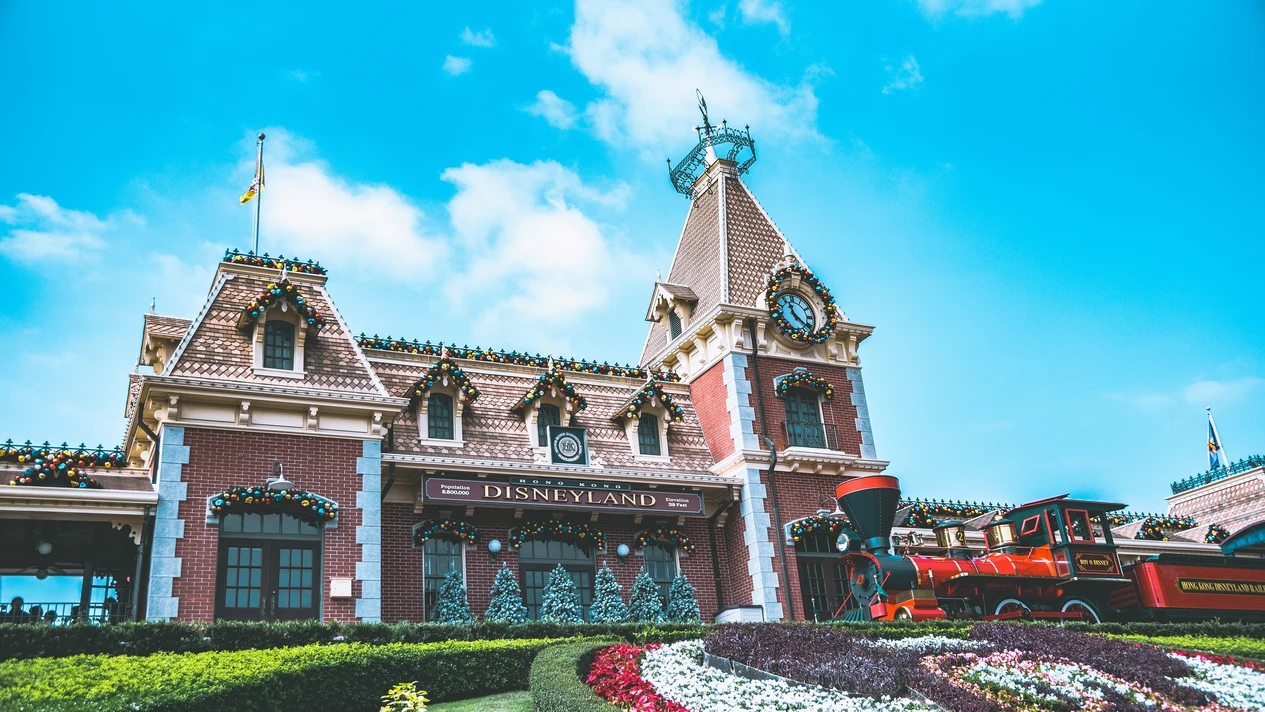 Chartered car transfer from Shenzhen to Hong Kong Disneyland/Hong Kong Airport