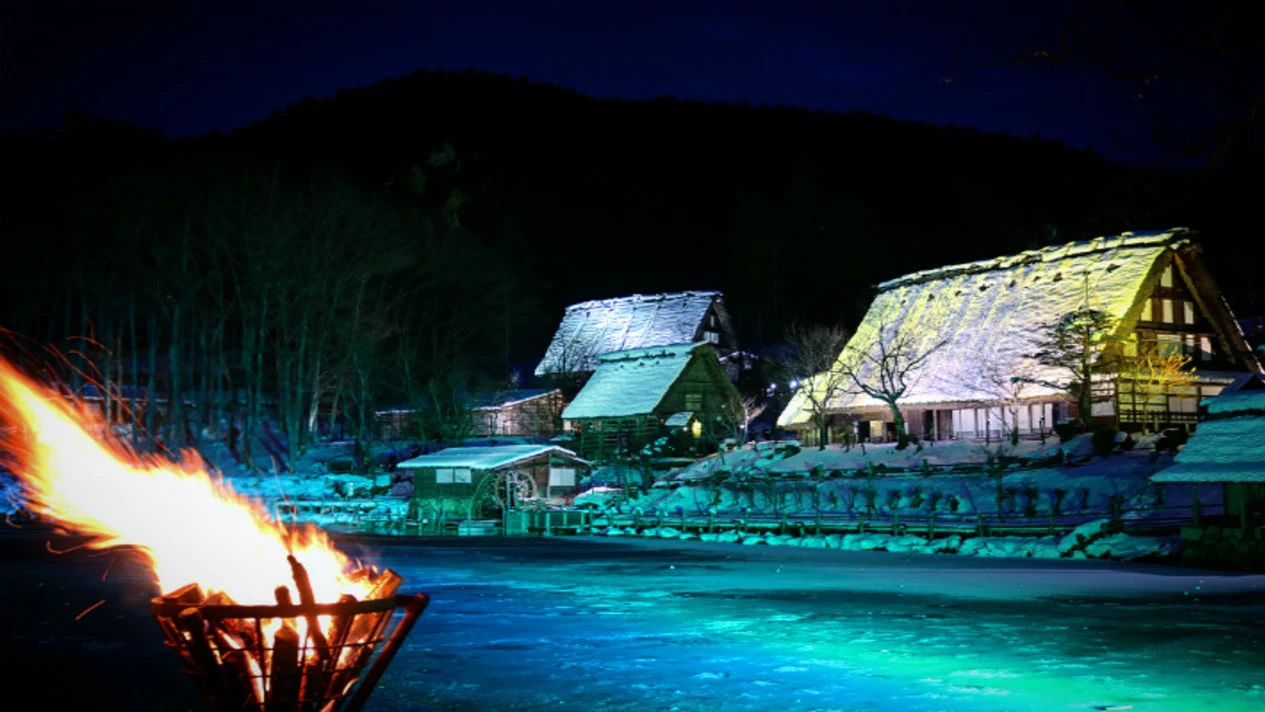 Shirakawa-go, Takayama, and Gujo Hachiman 2-Day Bus Tour (Departing from Osaka)