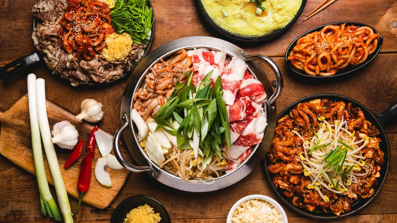 鐵板炒章魚新沙店 (Chadolbakkin Jjukkumi Seolleung Branch)