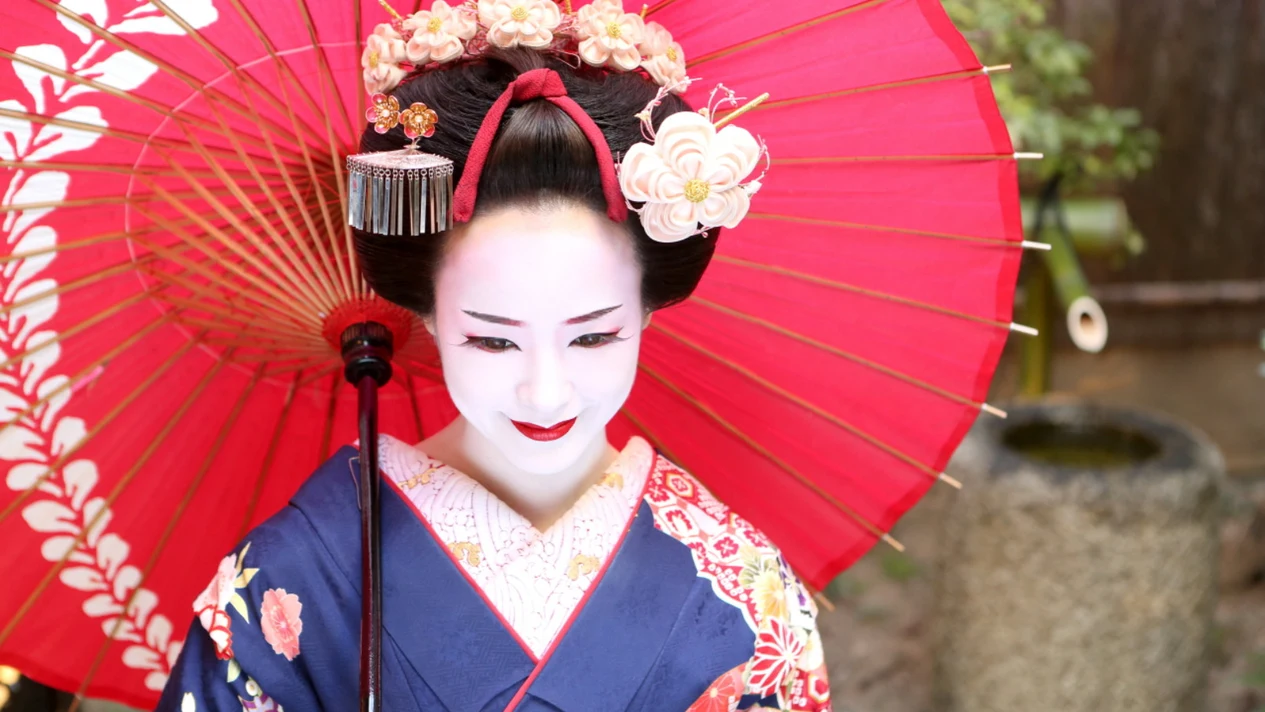 Japanese garden maiko experience (including photography)